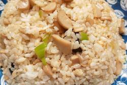 独家菌菇肉丸豆腐汤——菌菇肉丸炒饭