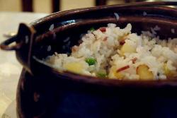 独家记忆里的云南味道——铜锅洋芋焖饭