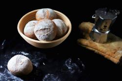 健身减脂必备:最单纯的黑麦小面包,如法棍健康,比泡面简单