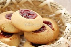 红莓果酱饼干