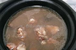黑豆香菇排骨汤
