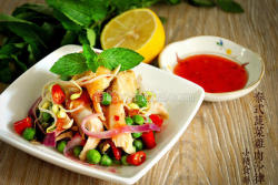 泰式蔬菜鸡肉沙拉