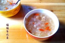 银耳桂圆薏仁甜汤