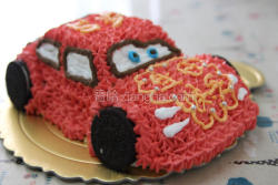 可爱汽车生日蛋糕