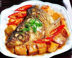 红烧鱼头豆腐