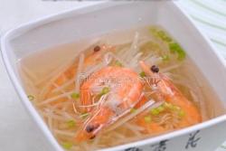 鲜虾萝卜汤