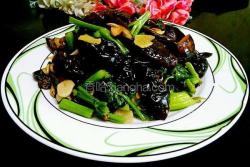 香菇黑木耳炒芹菜