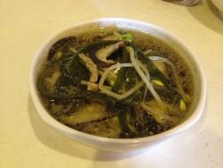 豆芽海带香菇肉丝汤