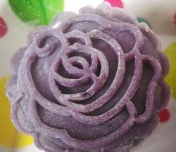 紫薯冰皮月饼
