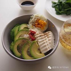 kiki厨房”牛油果寿司饭 3分钟就OK的偷懒晚餐
