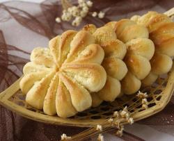 椰蓉菊花面包