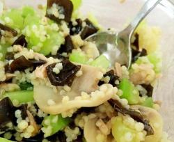健康无油小米饭蒸蘑菇