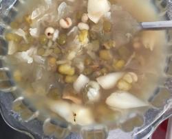 绿豆百合薏米银耳粥