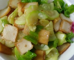 青椒炒生瓜鱼豆腐片