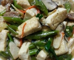 双菇梅肉烩豆腐