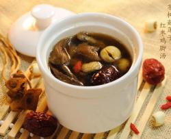茶树菇莲子红枣鸡脚汤