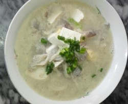 鸡蛋豆腐鸡枞菌汤