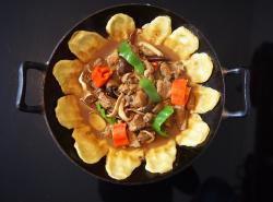 地锅排骨贴玉米饼-冬天学做一道热乎的大锅菜吧