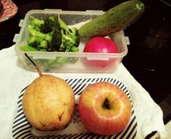 green smoothieD18西兰花+旱黄瓜+西红柿+富士苹果+梨