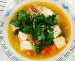 三文鱼头番茄豆腐汤
