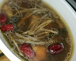 茶树菇红枣大骨汤