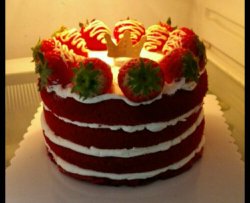 草莓红丝绒裸蛋糕