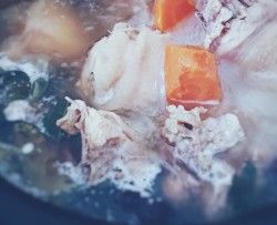 红枣胡萝卜煲鸡汤