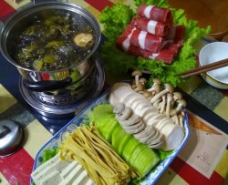 酸菜涮羊肉火锅锅底