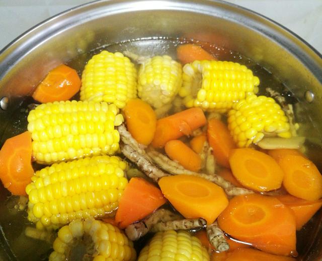 地参玉米红萝卜清热解毒汤