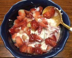 草莓酸奶“冰激凌”冬天绝对成功版