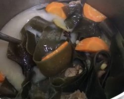 广东靓汤--海带眉豆猪骨汤