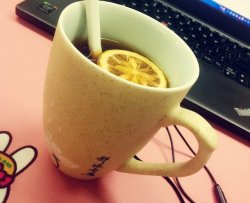 办公室的柠檬红茶