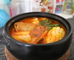韩式排骨年糕锅