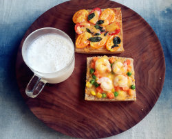 快手早餐#:虾仁奶酪吐司 &番茄奶酪吐司&香蕉牛奶