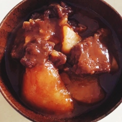 红烩牛肉炖土豆.炖锅和电饭煲版