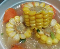 玉米萝卜棒骨汤