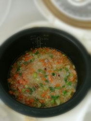 鲜虾胡萝卜青菜粥