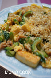 冲绳料理--鸡蛋豆腐炒苦瓜