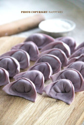 为冬至包上一锅色香味俱全的饺子——紫薯香菇芹菜鲜肉饺