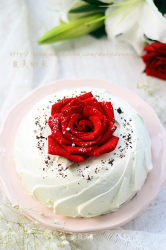 用玫瑰装点爱的蛋糕----可可奶酪戚风