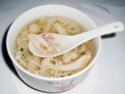 简单营养养生靓汤——菌菇类鸡肉汤