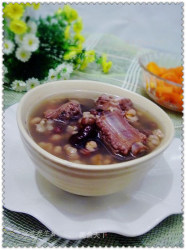 【冬季养生菜】补肾养血---薏米赤豆排骨汤