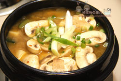手把手教你做最正宗的韩式大酱汤