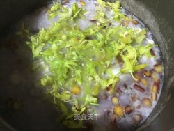 石斛花紫萝卜鸡粥