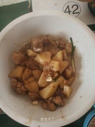 鸡腿块炖土豆