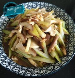 素炒香菇芹菜