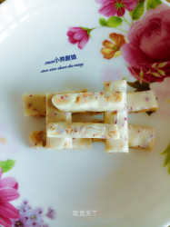 #第四届烘焙大赛暨是爱吃节#花生玫瑰牛轧糖~面包机版
