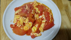 特简单的西红柿炒鸡蛋