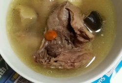 香菇咸肉枸杞鸽子汤
