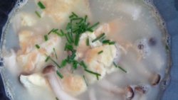 奶白蟹味菇蛋汤